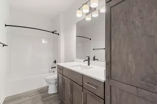 W251N2399 Valleyview Cir, Pewaukee, WI 53072 - Photo 19