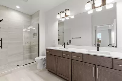 W251N2399  Valleyview Cir, Pewaukee, WI 53072 - Photo 13