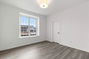 W251N2399 Valleyview Cir, Pewaukee, WI 53072 - Photo 15