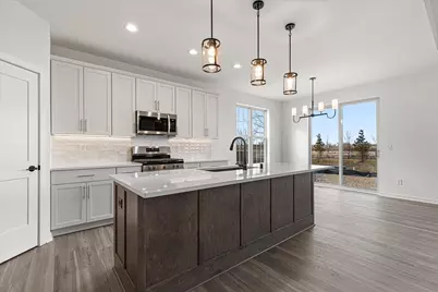 W251N2399  Valleyview Cir, Pewaukee, WI 53072 - Photo 5