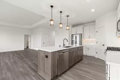 W251N2399  Valleyview Cir, Pewaukee, WI 53072 - Photo 3