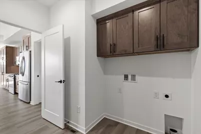 W251N2413  Valleyview Cir, Pewaukee, WI 53072 - Photo 23