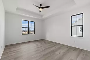 W251N2413 Valleyview Cir, Pewaukee, WI 53072 - Photo 11