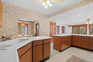 4109 S Whitnall Ave, Milwaukee, WI 53207 - Photo 17