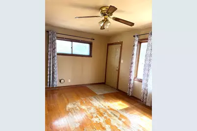 8830 W Acacia St, Milwaukee, WI 53224 - Photo 9