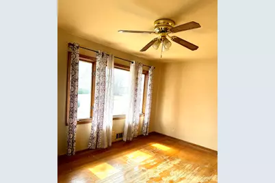 8830 W Acacia St, Milwaukee, WI 53224 - Photo 11