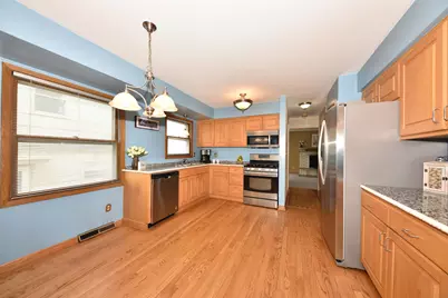 5801 N Lake Dr, Whitefish Bay, WI 53217 - Photo 9