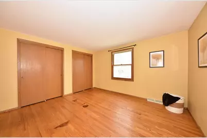 5801 N Lake Dr, Whitefish Bay, WI 53217 - Photo 19