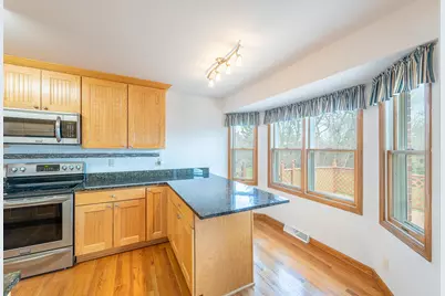 10655  33rd Ave, Pleasant Prairie, WI 53158 - Photo 9