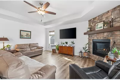 625  Mary Way, Slinger, WI 53086 - Photo 3