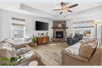 625  Mary Way, Slinger, WI 53086 - Photo 11