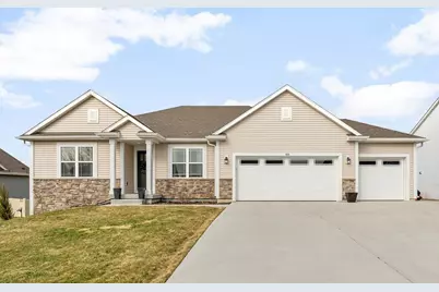 625  Mary Way, Slinger, WI 53086 - Photo 1