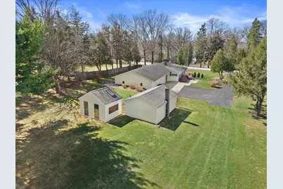 N9056 E Miramar Dr, East Troy, WI 53120 - Photo 3