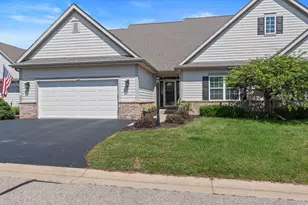420 Cobblestone Ct, Slinger, WI 53086 - Photo 1