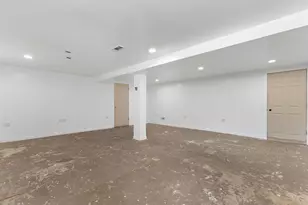 11925 W Lynx Ave, Milwaukee, WI 53225 - Photo 23