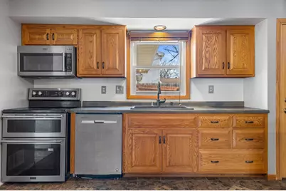 11925 W Lynx Ave, Milwaukee, WI 53225 - Photo 11