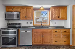 11925 W Lynx Ave, Milwaukee, WI 53225 - Photo 11