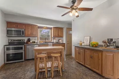 11925 W Lynx Ave, Milwaukee, WI 53225 - Photo 9