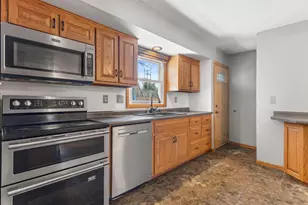 11925 W Lynx Ave, Milwaukee, WI 53225 - Photo 13