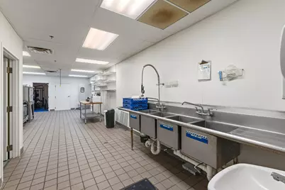 N112W15352  Mequon Rd, Germantown, WI 53022 - Photo 13