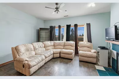 N112W15352  Mequon Rd, Germantown, WI 53022 - Photo 5