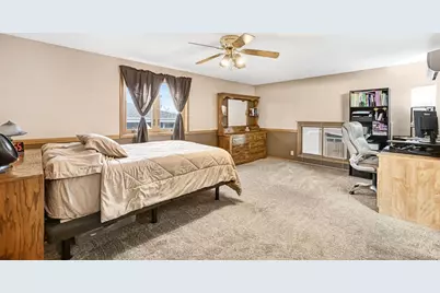 16285 W Mayflower Dr, New Berlin, WI 53151 - Photo 15