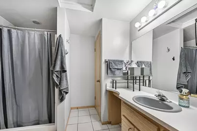 16285 W Mayflower Dr, New Berlin, WI 53151 - Photo 17