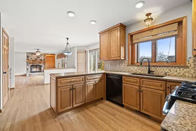 10861  35th Ave, Pleasant Prairie, WI 53158 - Photo 5