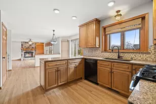 10861 35th Ave, Pleasant Prairie, WI 53158 - Photo 5