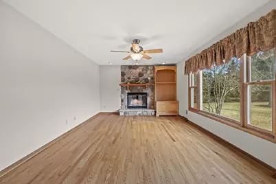 10861  35th Ave, Pleasant Prairie, WI 53158 - Photo 9