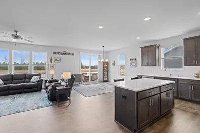 W218N16022  Tiger Lily Dr, Jackson, WI 53037 - Photo 3