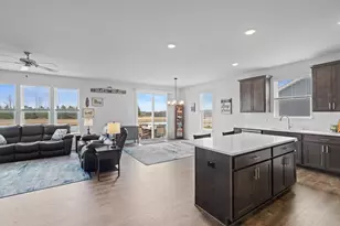 W218N16022 Tiger Lily Dr, Jackson, WI 53037 - Photo 3