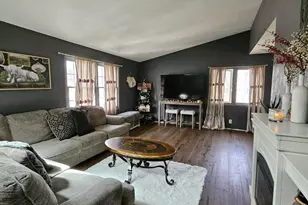 5039 Cynthia Ln, Racine, WI 53406 - Photo 3