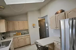 5039 Cynthia Ln, Racine, WI 53406 - Photo 7