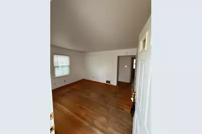 900 E Holt Ave, Milwaukee, WI 53207 - Photo 9