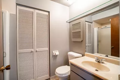 5190  Woodbridge Ln, Greenfield, WI 53221 - Photo 15