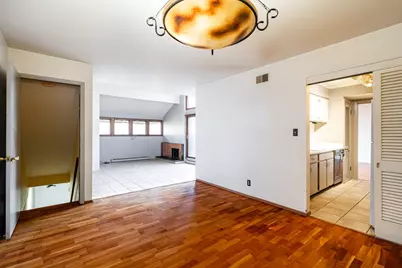 5190  Woodbridge Ln, Greenfield, WI 53221 - Photo 5