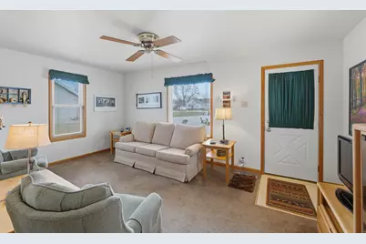 453  Alley St, Mayville, WI 53050 - Photo 3