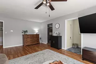 10506 W Grange Ave, Hales Corners, WI 53130 - Photo 9