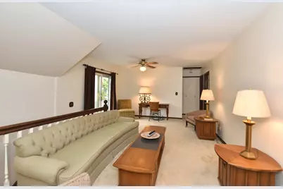 661 S Lake Shore Dr, Lake Geneva, WI 53147 - Photo 7