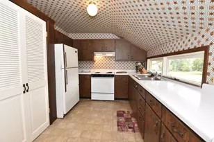 661 S Lake Shore Dr, Lake Geneva, WI 53147 - Photo 15