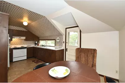 661 S Lake Shore Dr, Lake Geneva, WI 53147 - Photo 13