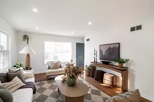 860 W La Salle Ave, Glendale, WI 53209 - Photo 3