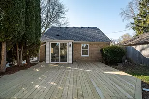 860 W La Salle Ave, Glendale, WI 53209 - Photo 25