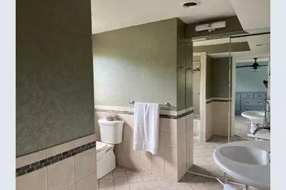 8551 N Point Dr, Fox Point, WI 53217 - Photo 13