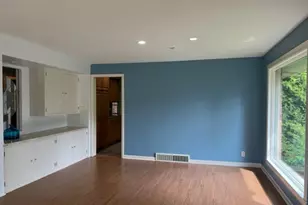 8551 North Point Dr, Fox Point, WI 53217 - Photo 5