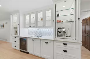 10270 N Range Line Ct, Mequon, WI 53092 - Photo 9