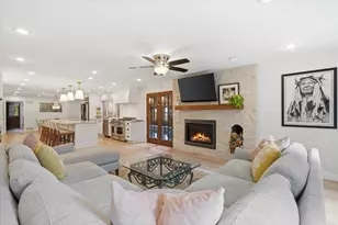 10270 N Range Line Ct, Mequon, WI 53092 - Photo 13