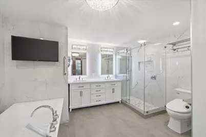 10270 N Range Line Ct, Mequon, WI 53092 - Photo 25