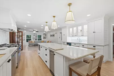 10270 N Range Line Ct, Mequon, WI 53092 - Photo 7